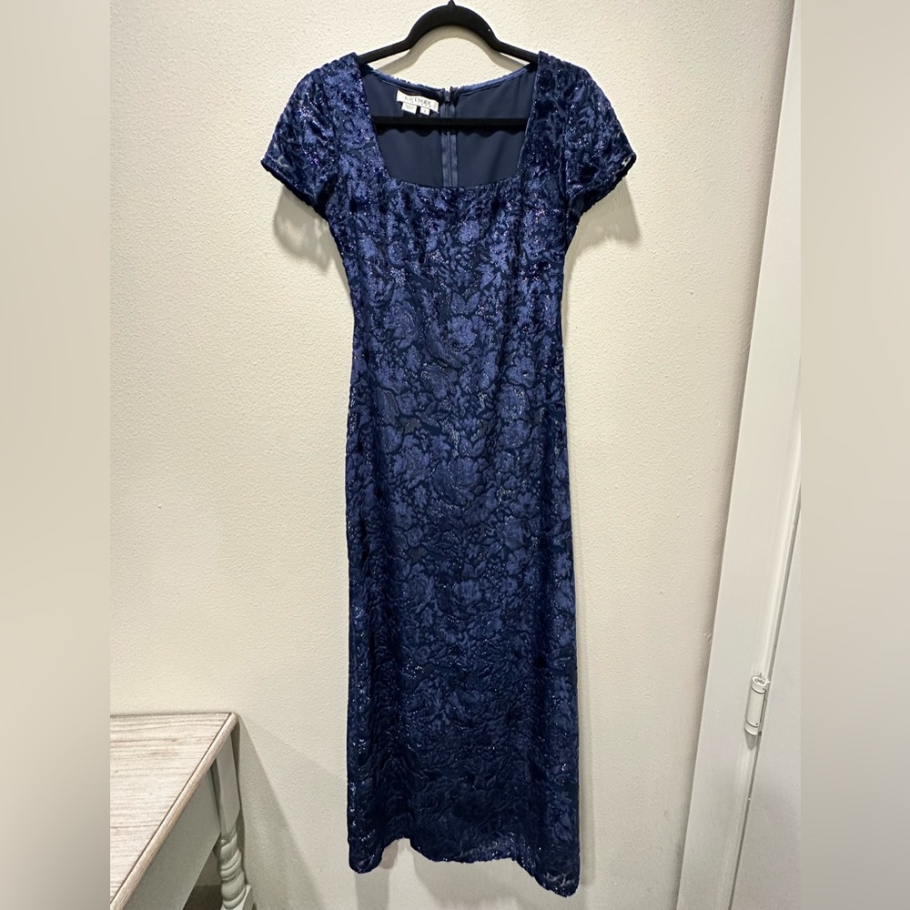 Kay Unger Dark Blue Floral Dress